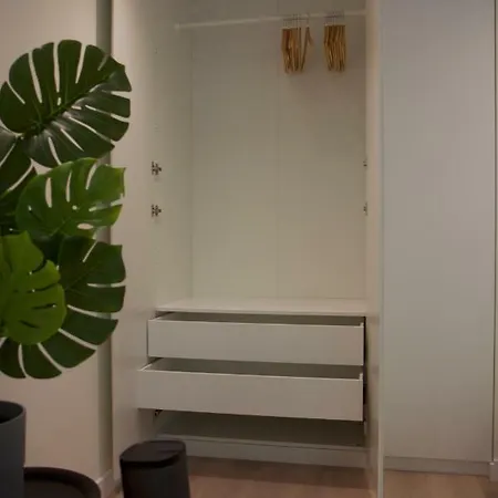 Fully Renovated Studio Flat With Own Parking * لوكسمبورغ