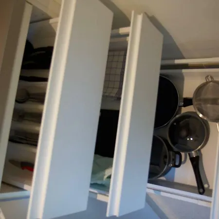 شقة Fully Renovated Studio Flat With Own Parking *